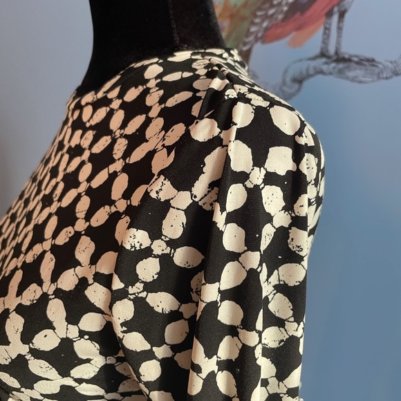 Michael Kors black and white long sleeve size XS dress - Picture 6 of 13